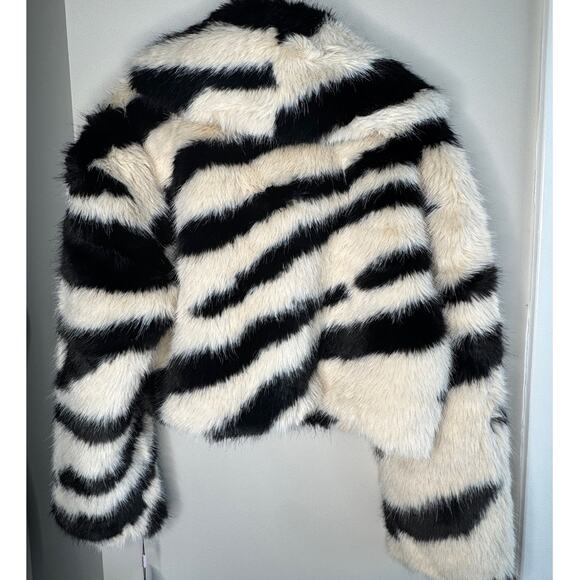 Avec Les Filles Faux Fur Cropped Jacket - Coat - Picture 6 of 11
